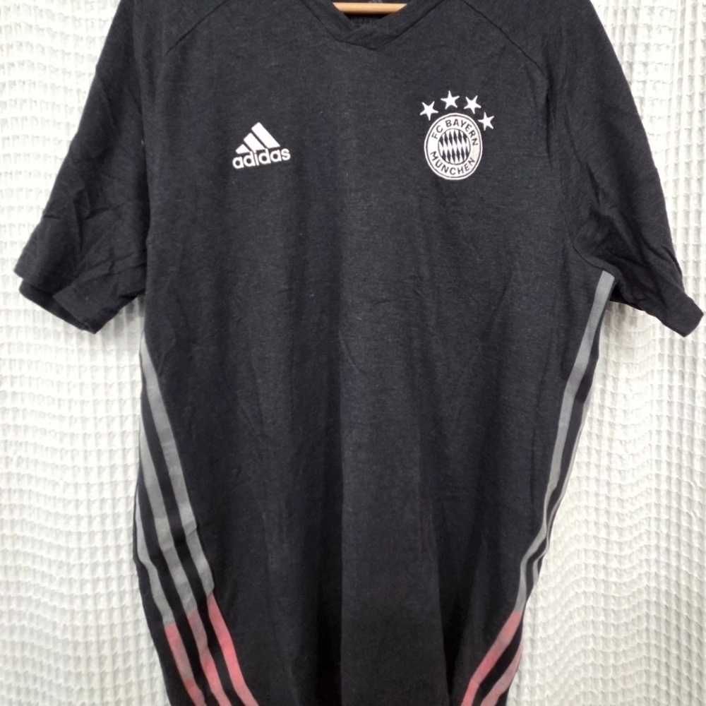 Adidas Black FC Bayern Training Tee with Pink Accent. Men's Large. V-Neck